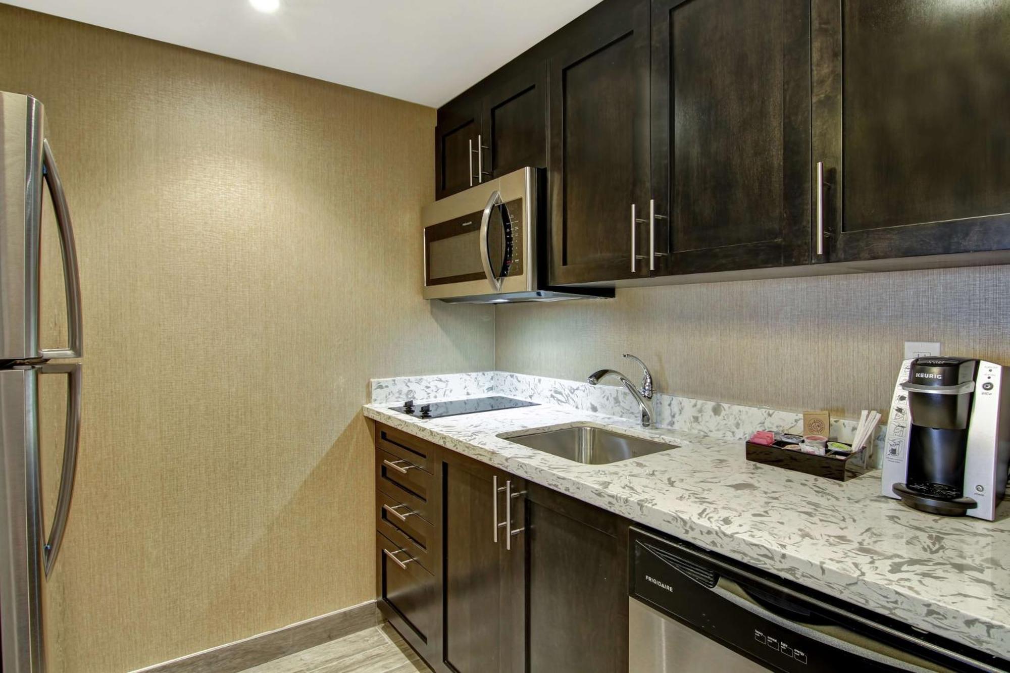 Homewood By Hilton Kanata Hotel 3*